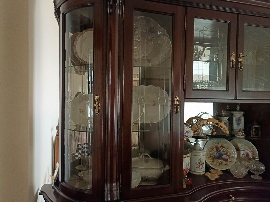 Cristaleira armário de sala madeira maciça