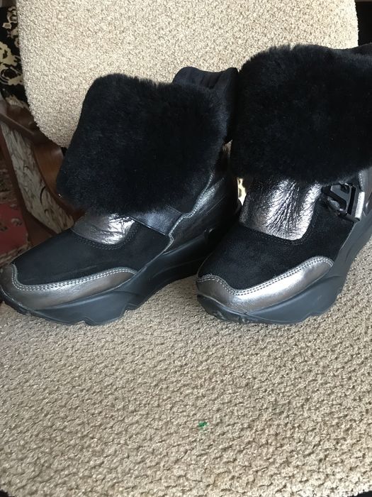 Продам зимние ботинки