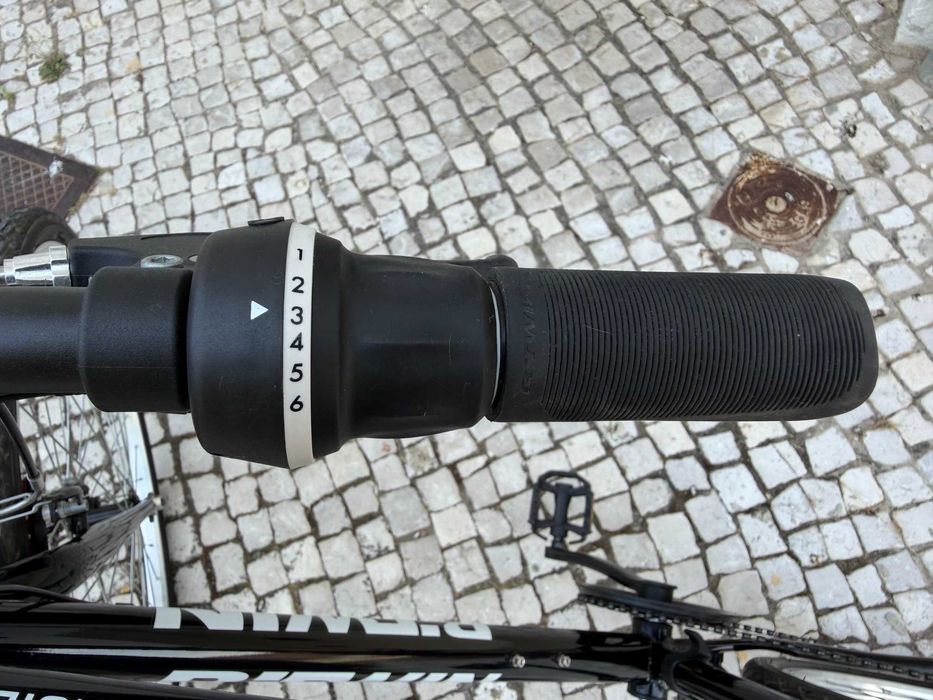 IMACULADA - Só mesmo 15 kms de uso - Bicicleta de Trekking BTwin Riverside 100 Roda 28 ”