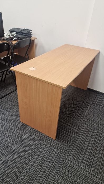 Biurko brązowe 7 sztuk