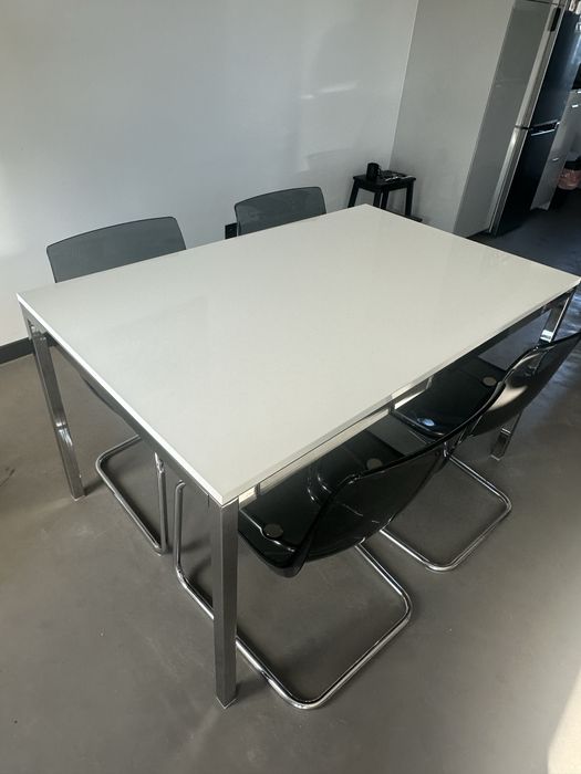 Stół z krzesłami Ikea