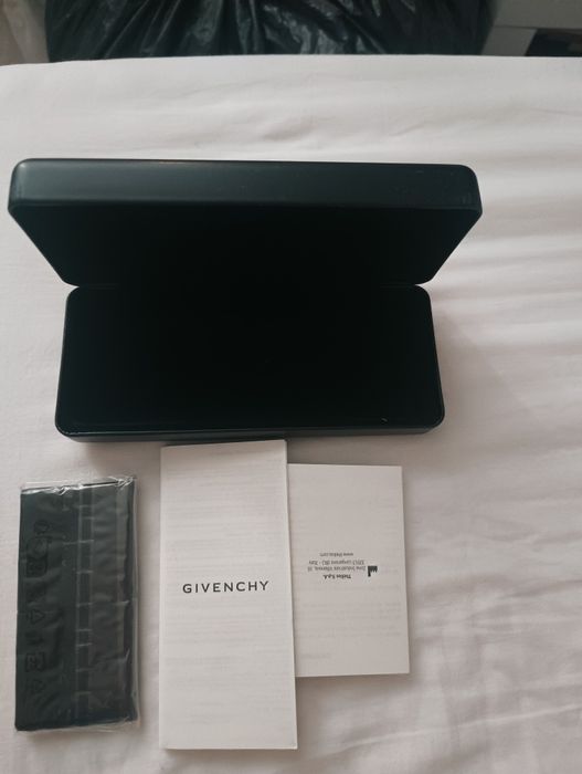 Etui na okulary Givenchy