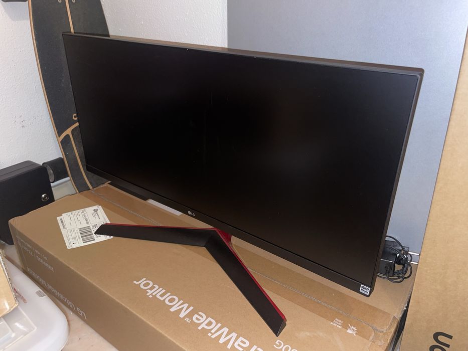 LG monitor externo 29” 29WP60G - B