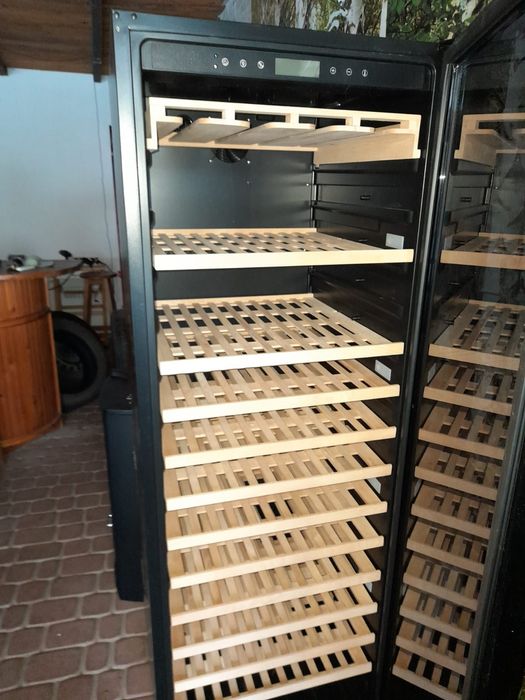 Lodówka chłodziarka do wina 102 butelki pojemności