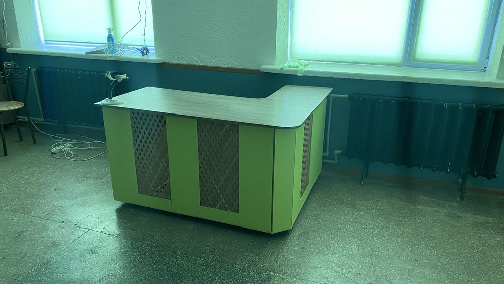 Продам меблі для магазину або складу