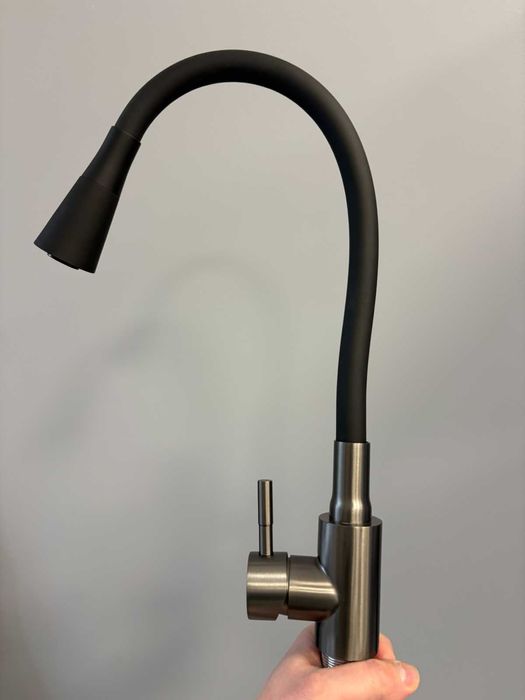 Мийка для кухні Britc 5050 PVD і гнучкий змішувач з нержавіючої сталі.