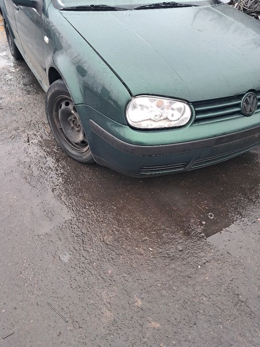 Zderzak maska golf 4