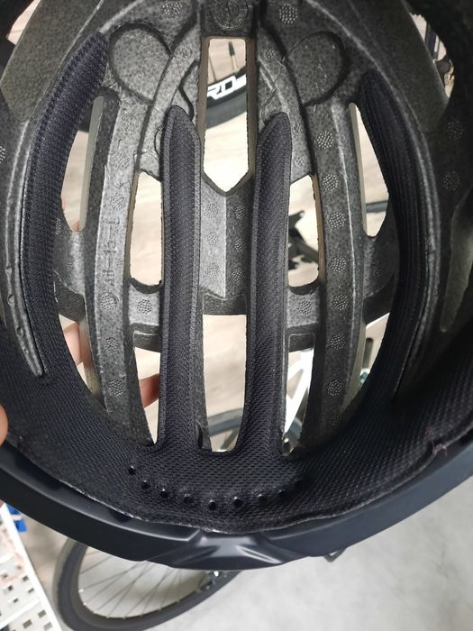 Продам велошолом Abus