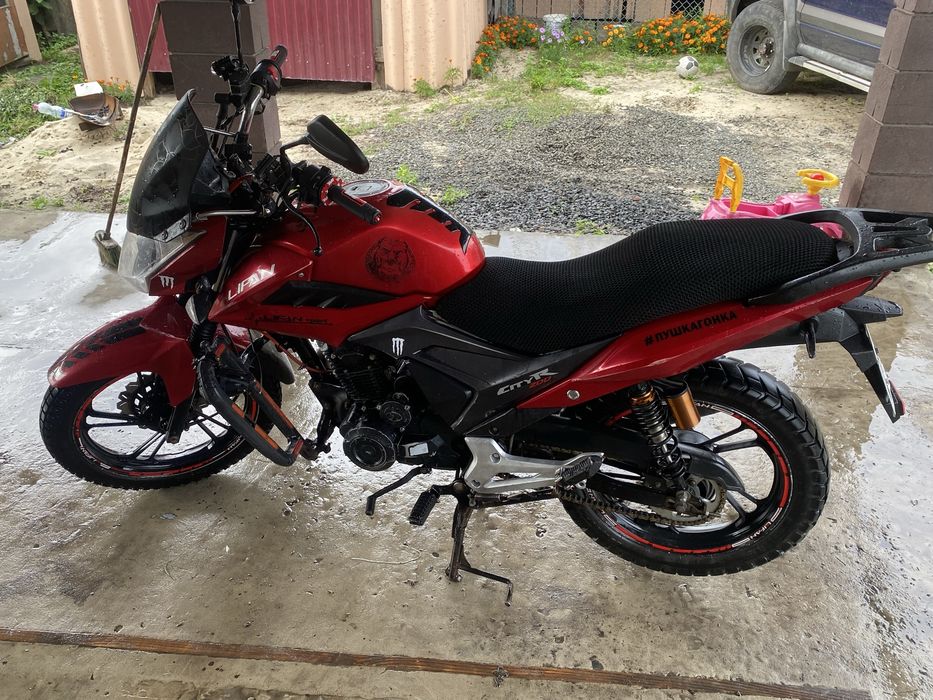 Мотоцикл Lifan CiryR 200