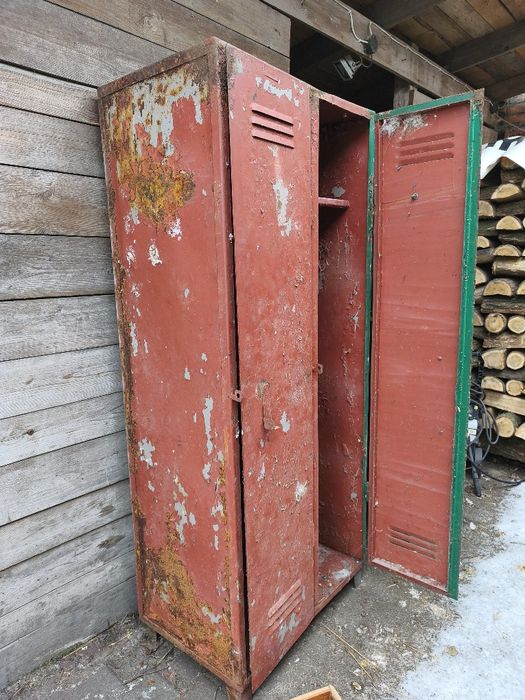 Stara Szafka Pracownicza do renowacji