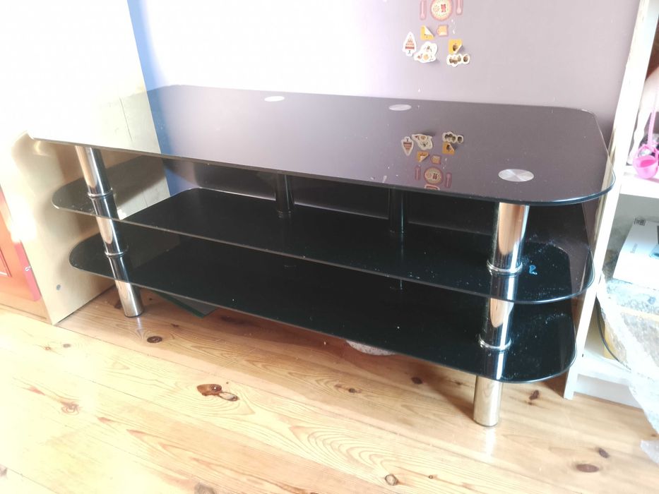 Stolik pod telewizor