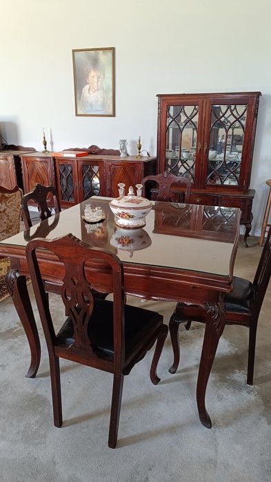 Mesa Queen Anne com 6 cadeiras