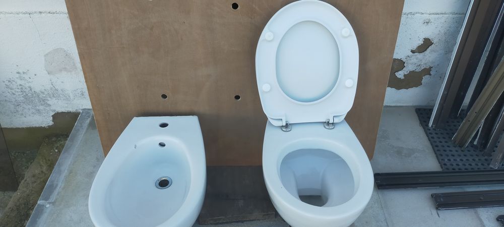 Sanita e bidé, fixação suspensa