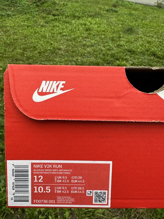 Кросівки NIKE V2K RUN FD0736 001/38.5,40,41,42.5,44,44.5в наявності