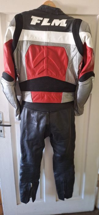 Kombinezon na motocykl.