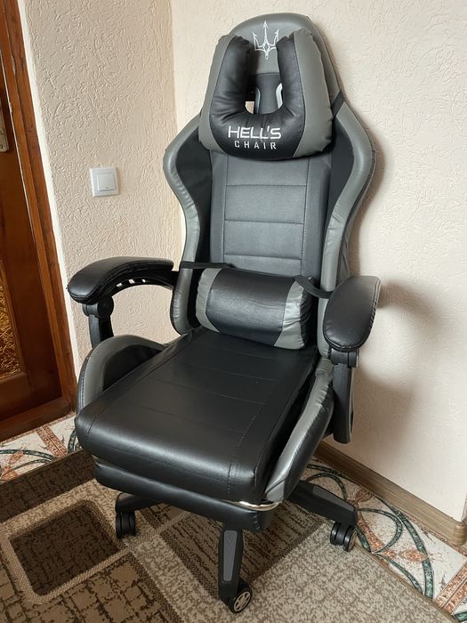 Продам ігрове крісло