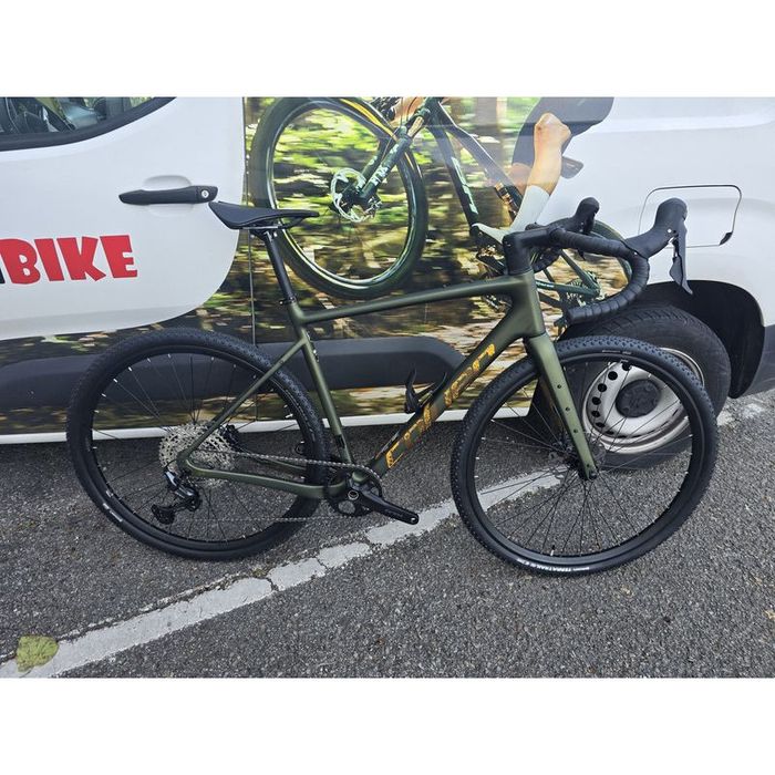 Bicicleta de carbono de gravel 12x1v nova