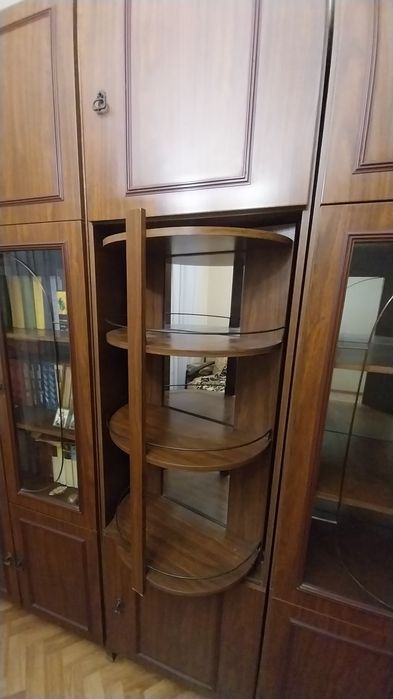 продам стенку в хорошем состоянии б/у 300×230