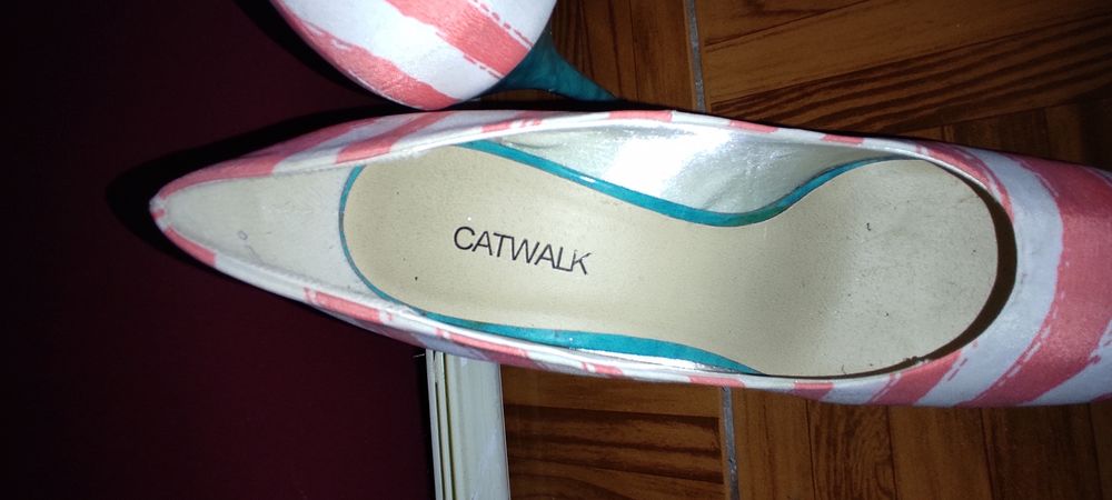 Sapatos variados