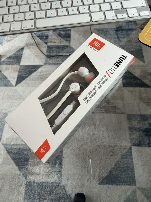 Auriculares fones JBL by HARMAN (TUNE 110)