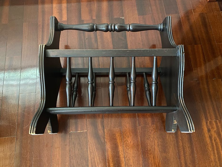 Porta revistas em madeira