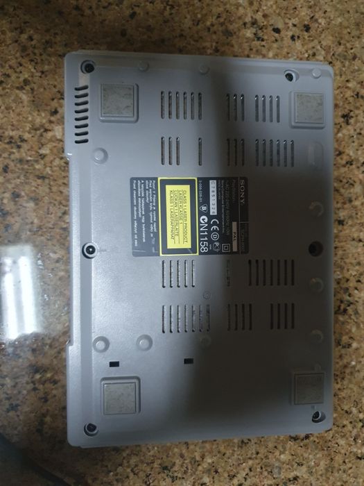 PlayStation 1 (PS1) + 1 comando