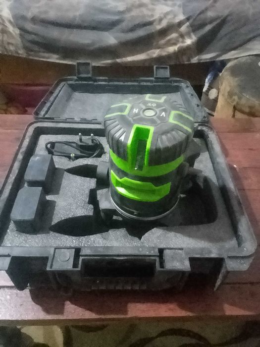 Продам лазерний рівень