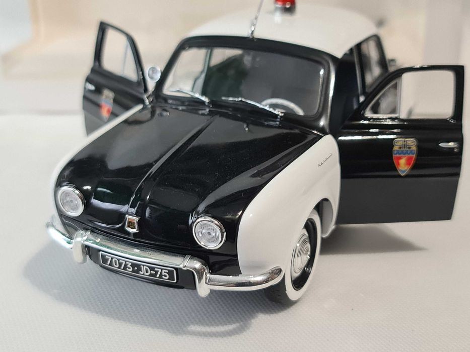 1:18 Norev Renault Dauphine Beige 1958 - Modelauto's | 1:18