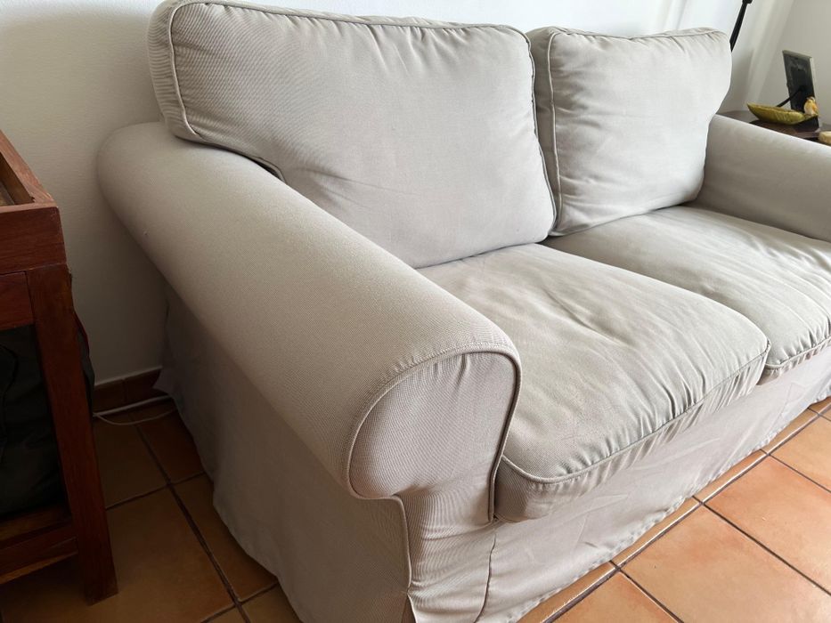EKTORP sofá de 2 lugares