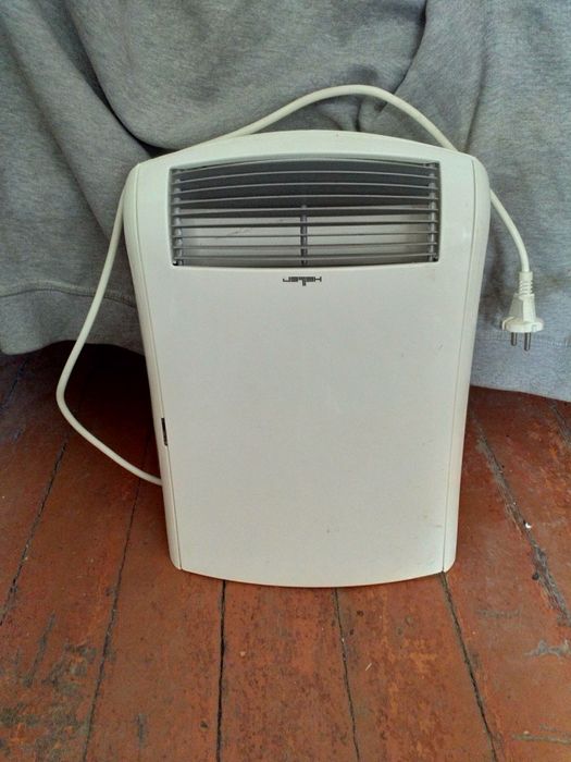 Тепловентилятор настінний