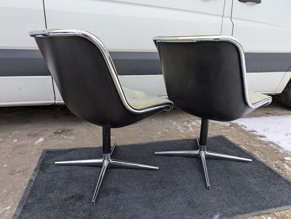 Fotel Knoll Charles Pollock lata 70