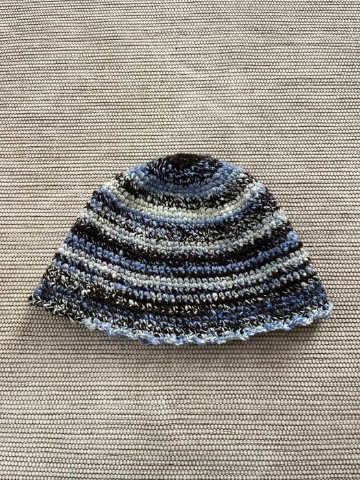 Gorro Tricô Artesanal | Feito à Mão | Tons de Azul