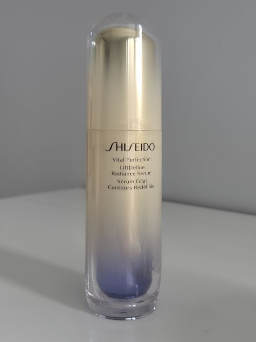 Shiseido Vital Perfection serum rozświetlające, przeciwstarzeniowe