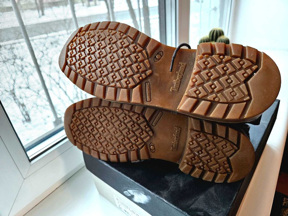 Продам оригинальные кожаные кожа ботинки от Timberland