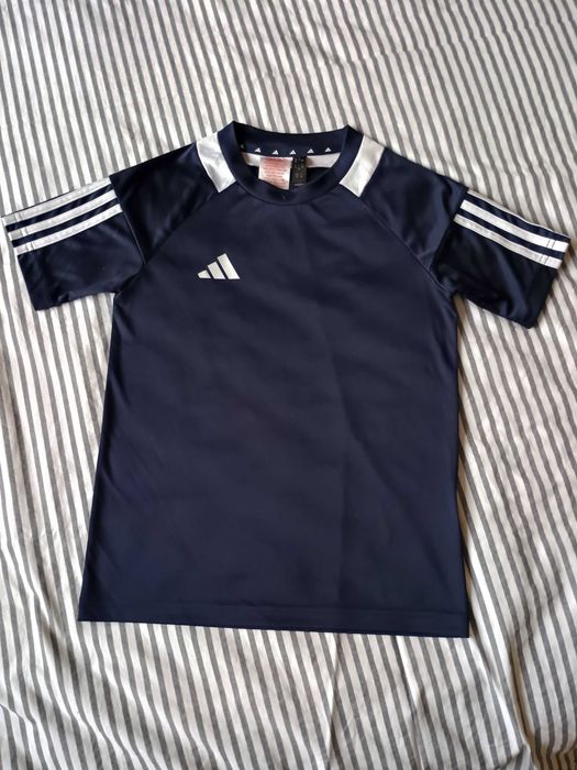 Koszulka ADIDAS, piłkarska stan idealny  r. 140