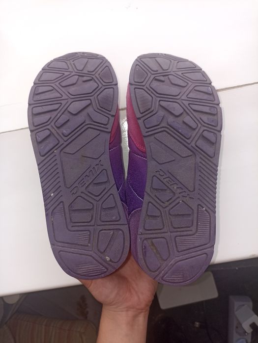 Розовые кроссовки Demix