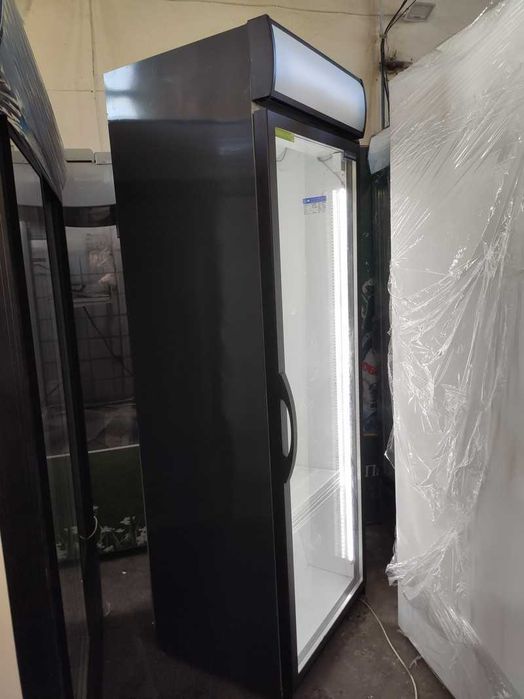 Холодильна шафа вітрина скляна UBC Dynamic Сірий. Відмінний стан!