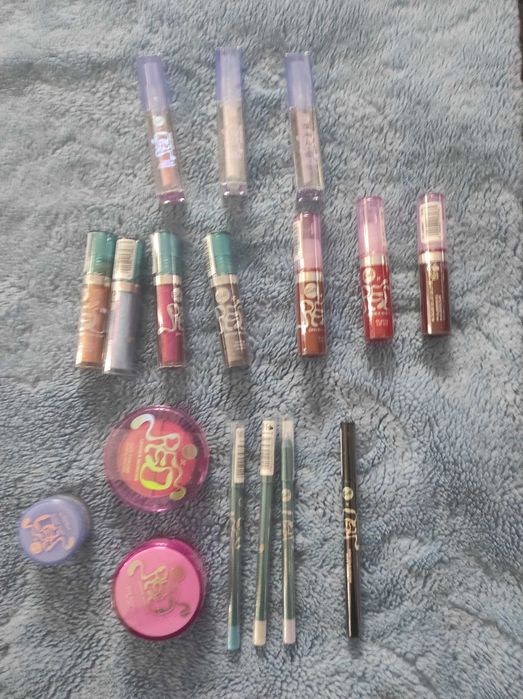 Kosmetyki Red Lipstik Monster, Nowe,Cały zestaw