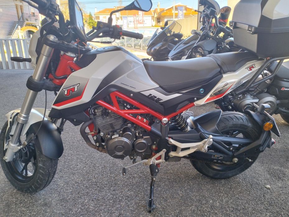 Moto Benelli TNT 125