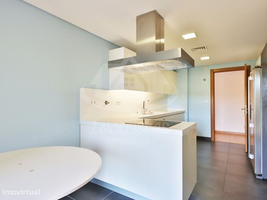 Apartamento T3 com box no Condomínio Blue Garden, em Sacavém