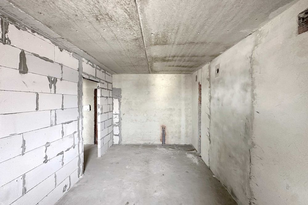 4-кім.,квартира у новобудові, 121 м², на Роксоляни, в зданому будинку.
