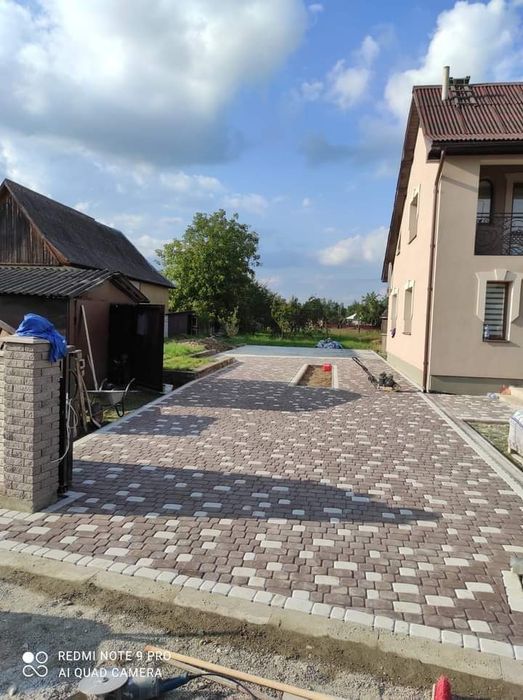 Укладання тротуарної плитки