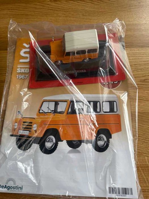 Modellino Skoda Trekka 1967 Beige/bianco Scala 1:43 De Agostini Con Scatola In Plexiglass
