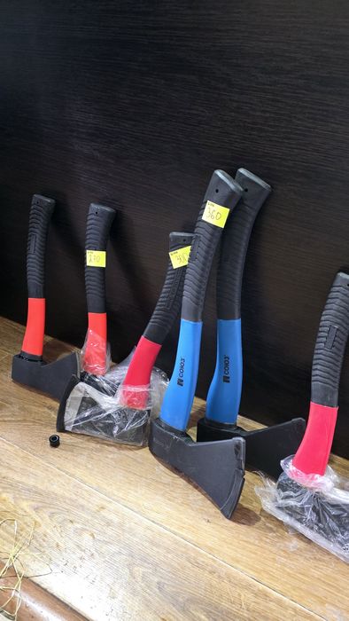 Сокира з фібергласовою ручкою купити: в наявності, ціна від виробника