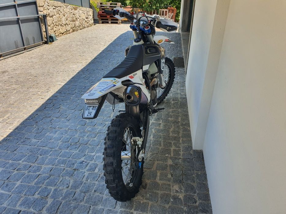 Husqvarna FE 350 Rockstar 22