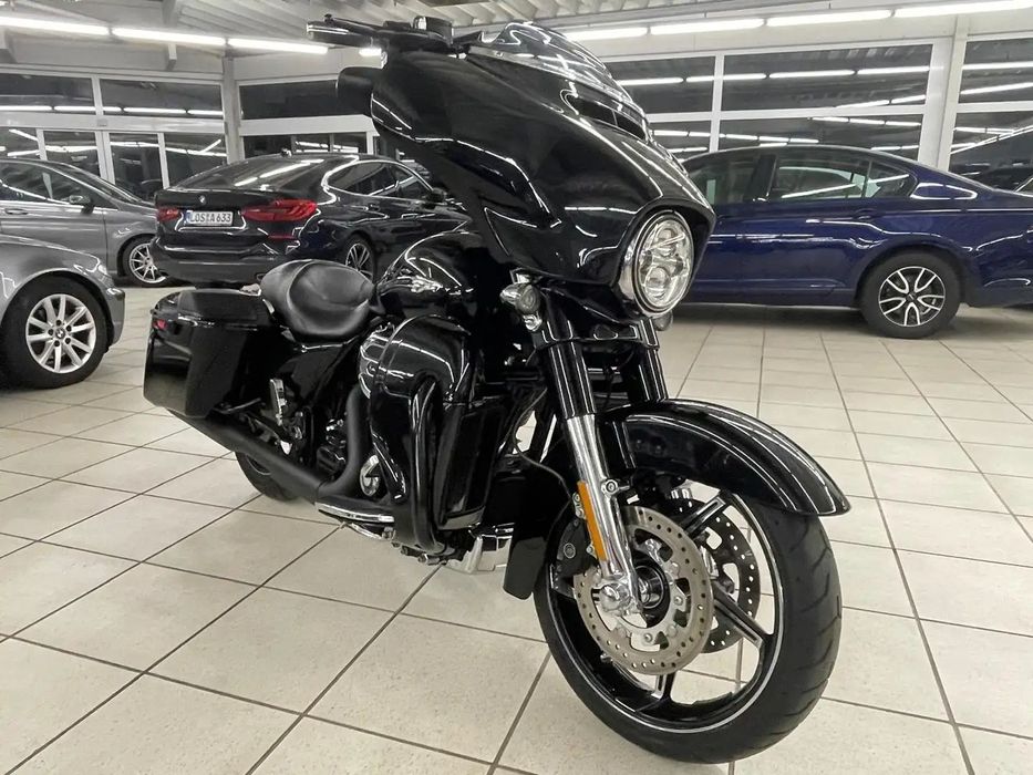 Harley-Davidson CVO Street Glide Harley Davidson CVO Street Glide 110''