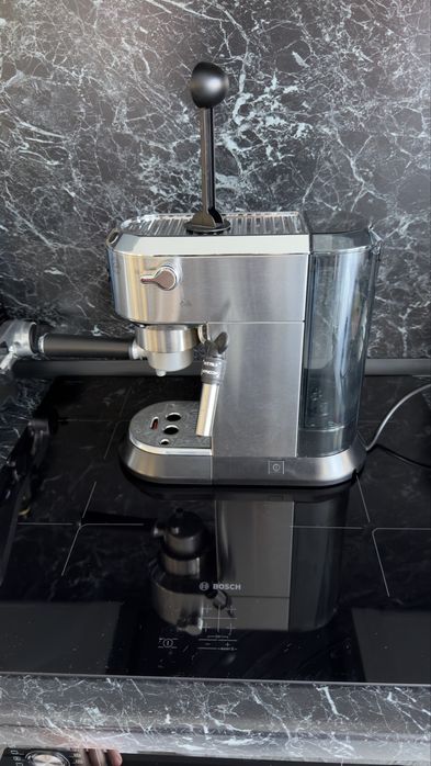 Кофеварка рожковая DELONGHI Dedica EC685.М, кофеварка DeLonghi EC 685