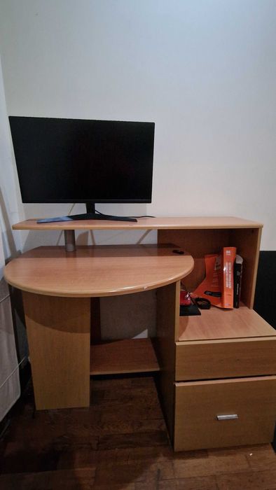 Secretaria com gavetas