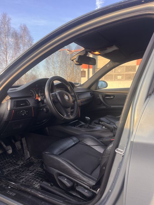 Bmw e90 320d bogata/hak m pakiet 335d look