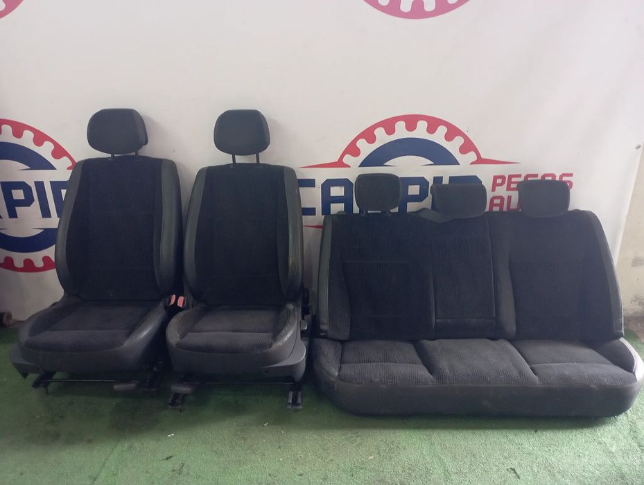 Bancos Frontais e Traseiros Renault Laguna III 2008